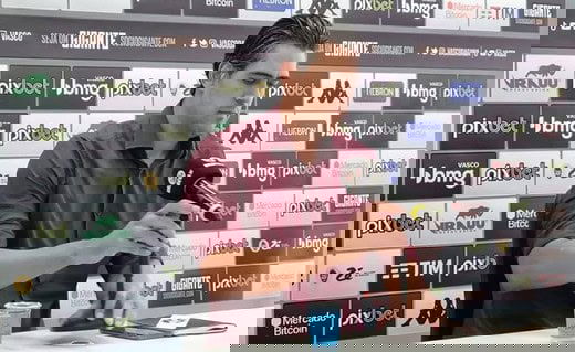 Paulo Bracks durante pronunciamento no CT Moacyr Barbosa