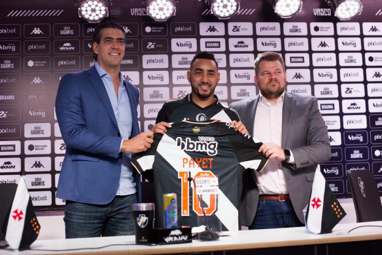 Paulo Bracks, Dimitri Payet e Lucio Barbosa em São Januário