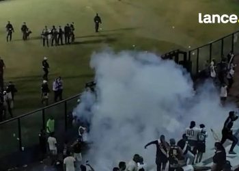 Confusão em São Januário após derrota do Vasco