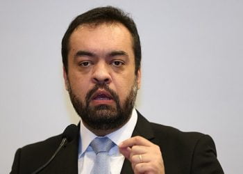 Cláudio Castro solicita resolução para a impossibilidade de público em São Januário