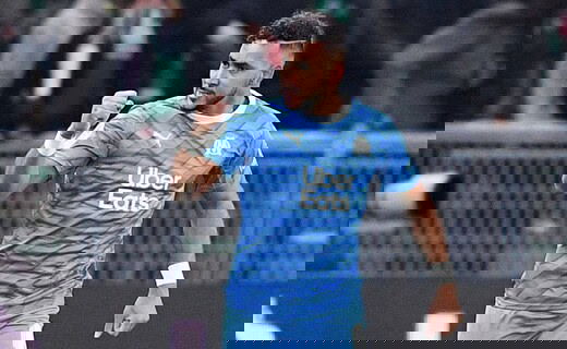 Dimitri Payet celebra gol pelo Olympique de Marselha