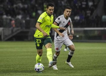 Gabriel Pec em ação pelo Vasco contra o Palmeiras