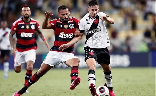 Matías Galarza durante jogo contra o Flamengo