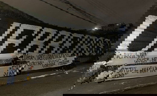 Protesto da torcida organizada do Vasco da Gama Guerreiros da GDA