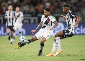 Jair em jogo contra o Atlético-MG