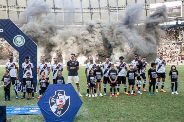 Jogadores do Vasco no Maracanã