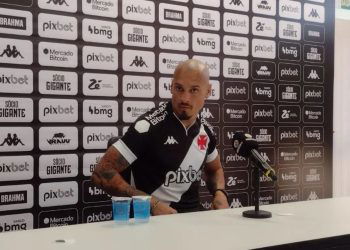 Maicon em apresentação no Vasco