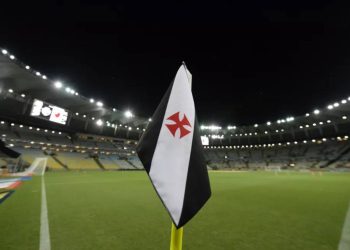 Bandeirinha do Vasco no Maracanã