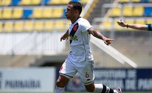 Matheus Julião em campo pelo Sub-20 do Vasco