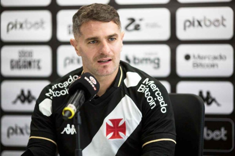 Pablo Vegetti é apresentado pelo Vasco