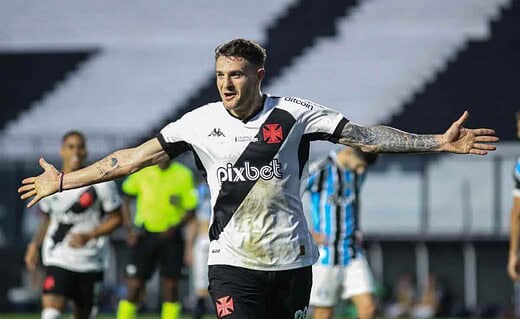Vegetti em ação pelo Vasco contra o Grêmio