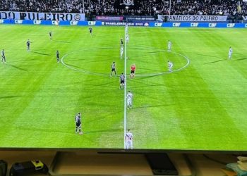 Payet posta assistindo à Bragantino x Vasco