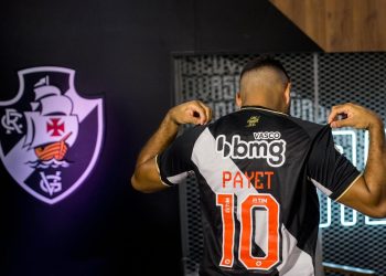 Payet com a camisa 10 do Vasco