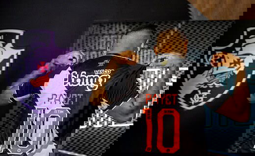 Payet com a camisa 10 do Vasco