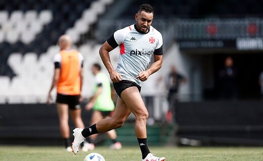 Payet treinando pelo Vasco em São Januário