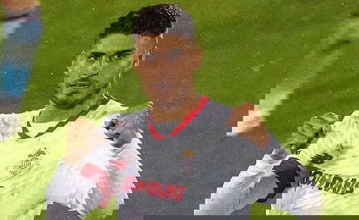 Pedro Raul comemorando gol pelo Toluca-MEX