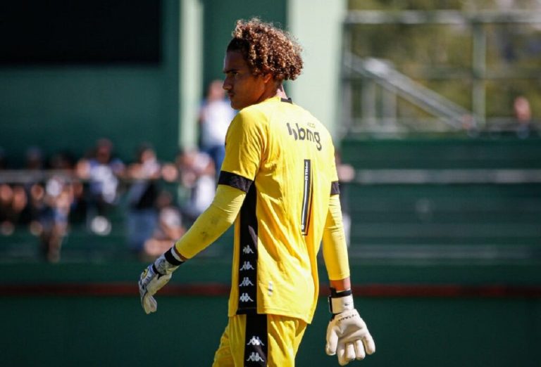Phillipe Gabriel em ação pelo Sub-17 do Vasco