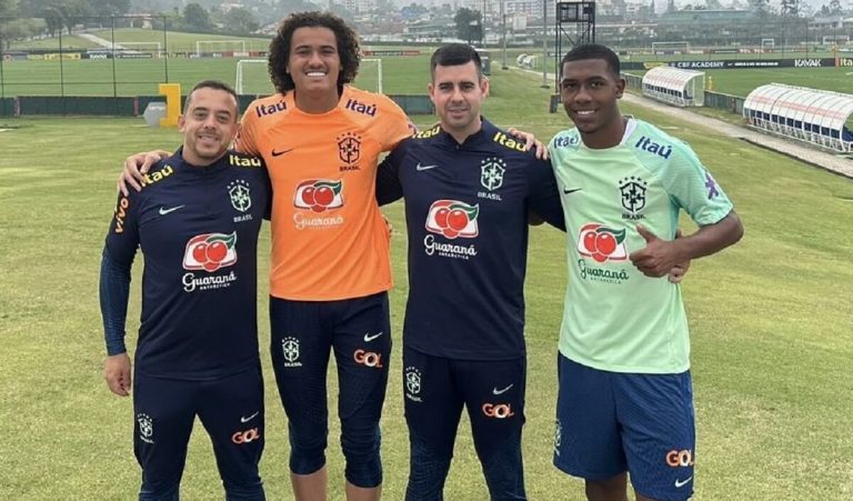 Ramon Lima, Phillipe Gabriel, Mateus Famer e Rayan com a Seleção Sub-17