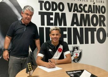 Ray ao lado de Carlos Brazil