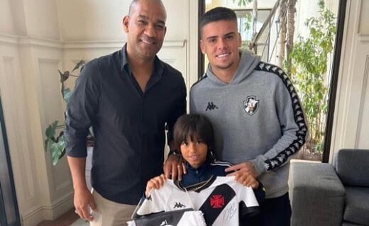 Rodrigo com o filho e Gabriel Pec