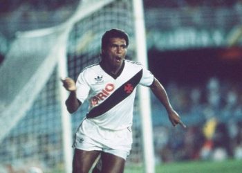 Romário em ação pelo Vasco
