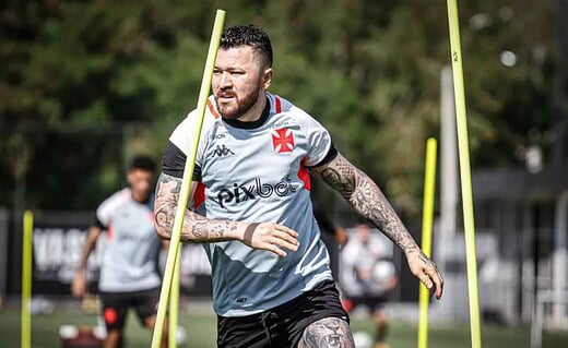 Rossi em treino do Vasco