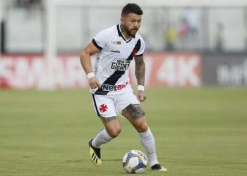 Rossi em ação pelo Vasco no Campeonato Carioca 2019