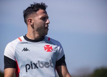 Sebastían Ferreira em treino do Vasco no CT Moacyr Barbosa em 23 de agosto de 2023.