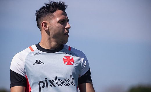 Sebastían Ferreira em treino do Vasco no CT Moacyr Barbosa em 23 de agosto de 2023.