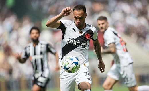 Serginho em jogo contra o Atlético-MG