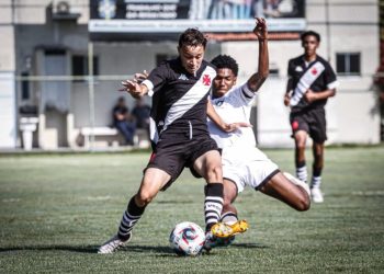 Vasco vence o Botafogo na estreia do Carioca Sub-15