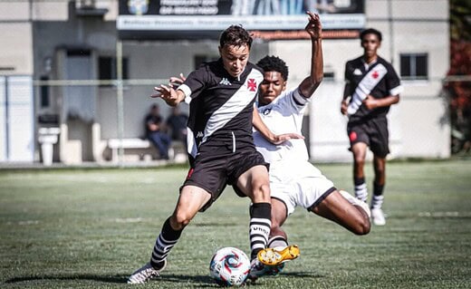 Vasco vence o Botafogo na estreia do Carioca Sub-15