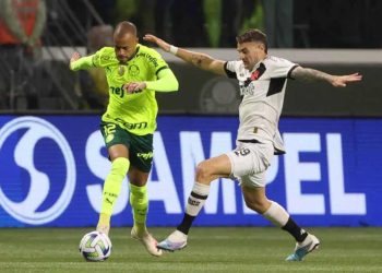 Vegetti em ação pelo Vasco contra o Palmeiras