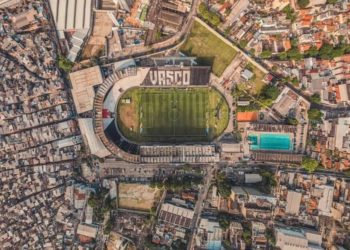 Vista aérea de São Januário e sua redondeza, incluindo a Barreira do Vasco