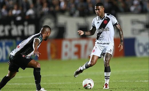 Zé Gabriel durante o jogo contra o Operário-PR