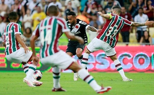 Alex Teixeira durante o jogo contra o Fluminense