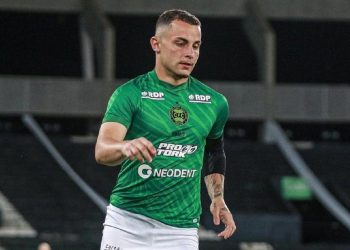 Bruno Gomes em ação pelo Coritiba