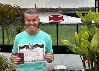 Chiquinho da Mangueira com título de Grande Benemérito do Vasco