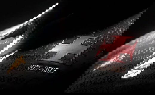 Terceira camisa do Vasco em homenagem aos Camisas Negras