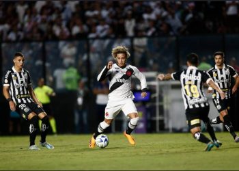 Figueiredo durante jogo contra o Santos