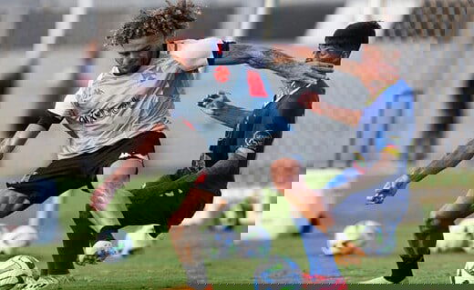 Figueiredo em jogo-treino pelo Vasco contra o Sampaio Corrêa-RJ