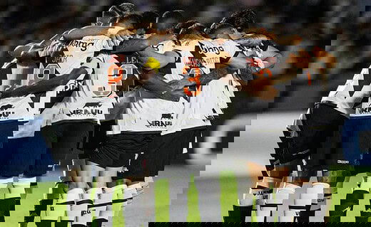 Jogadores do Vasco em jogo contra o Bahia