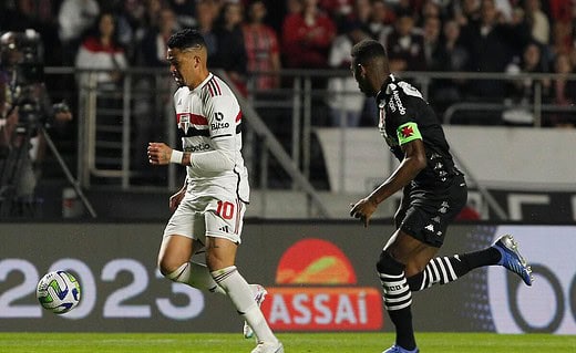 Léo marcando Luciano em São Paulo x Vasco