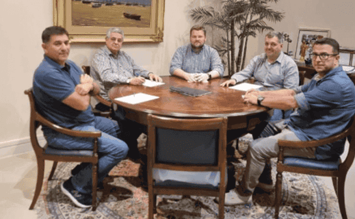 Presidente da FERJ, Rubens Lopes, e diretores se reuniram com o CEO do Vasco, Lúcio Barbosa