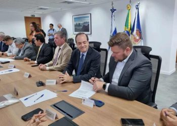 Carlos Roberto Osório e Lúcio Barbosa em reunião com o MP