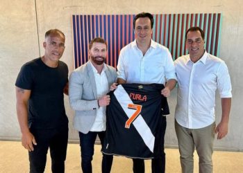 Felipe, Pedrinho e Edmundo ao lado de Rafael Furlanetti