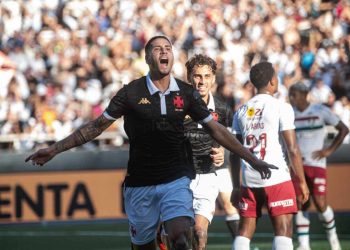 Praxedes comemorando gol contra o Fluminense