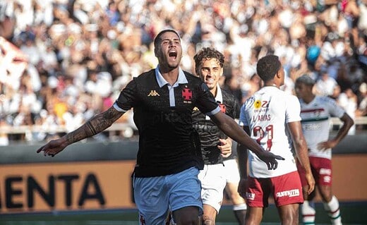 Praxedes comemorando gol contra o Fluminense