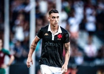 Puma Rodríguez em campo contra o Fluminense