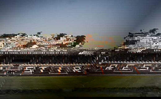 Mosaico com a palavra 'resistir' nas sociais de São Januário